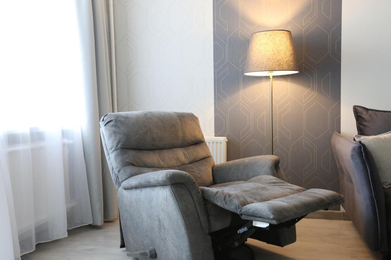 Comfy 2 Room Apartment - Free Parking - 350Mbps Wifi - Netflix Kaunas Bagian luar foto