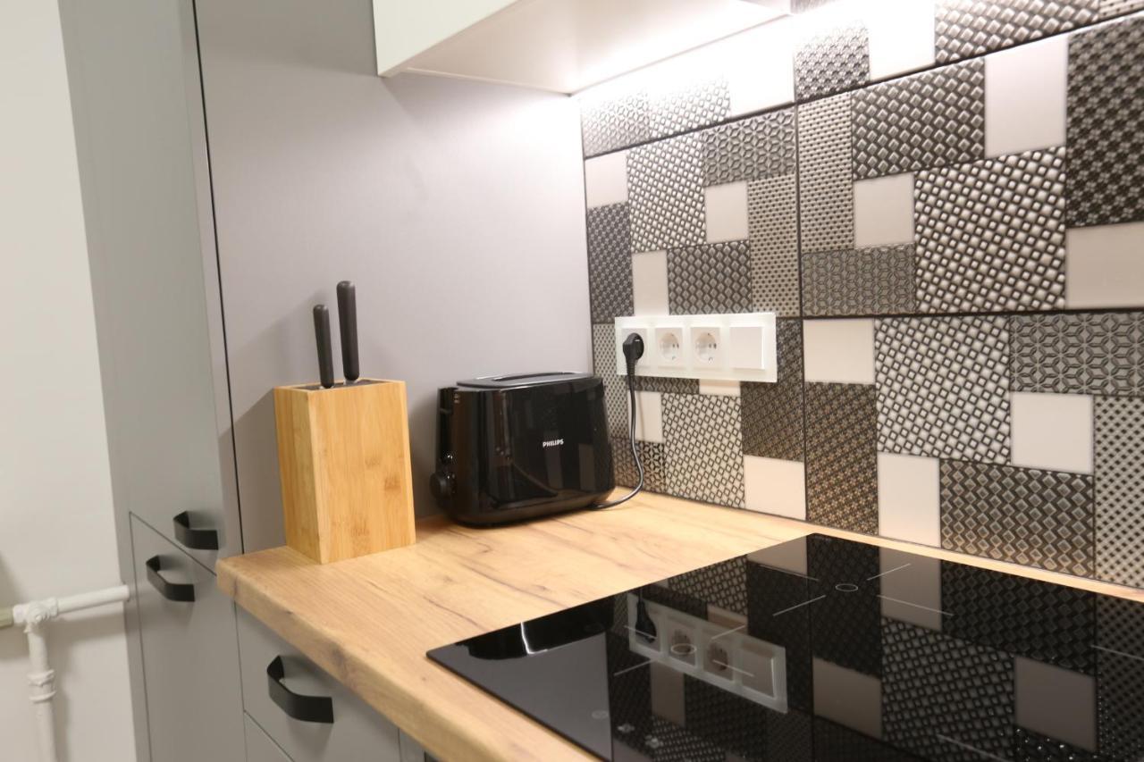 Comfy 2 Room Apartment - Free Parking - 350Mbps Wifi - Netflix Kaunas Bagian luar foto