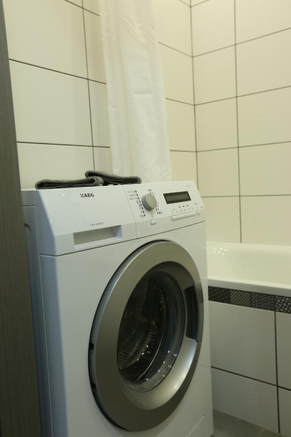 Comfy 2 Room Apartment - Free Parking - 350Mbps Wifi - Netflix Kaunas Bagian luar foto