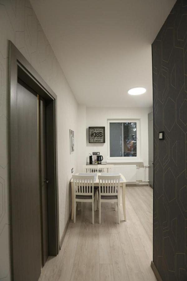 Comfy 2 Room Apartment - Free Parking - 350Mbps Wifi - Netflix Kaunas Bagian luar foto