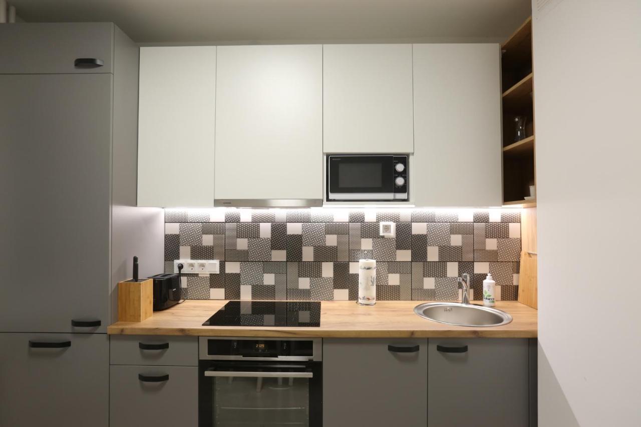 Comfy 2 Room Apartment - Free Parking - 350Mbps Wifi - Netflix Kaunas Bagian luar foto