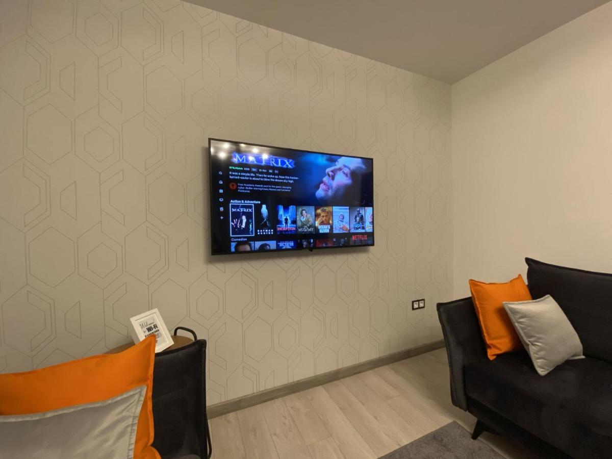 Comfy 2 Room Apartment - Free Parking - 350Mbps Wifi - Netflix Kaunas Bagian luar foto